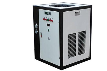 買風冷箱式冷水機時遇到低報價應(yīng)該怎么辦？